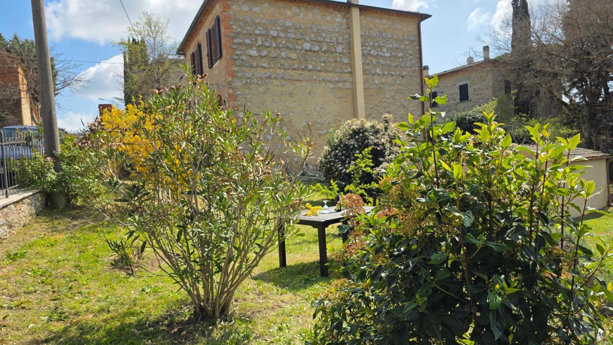 Villa A Casa Di Gabri Montefollonico Exterior foto